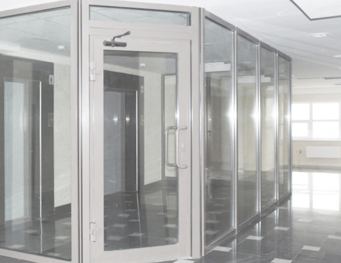 Противопожарные перегородки со встроенными дверями